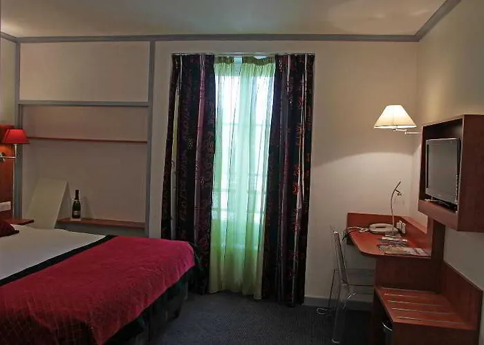 Western Centre Hotell 3*